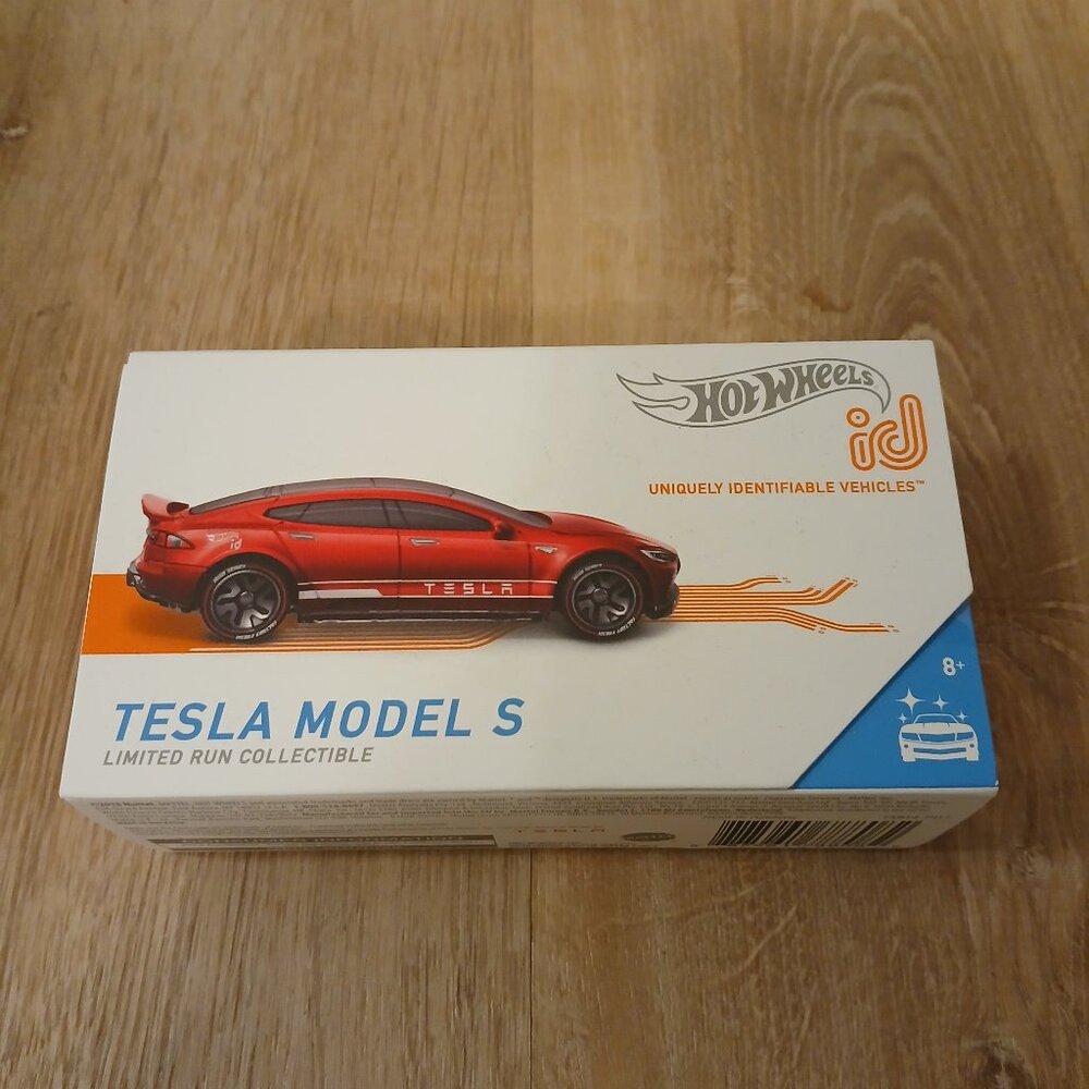 Hot Wheels I'd TESLA MODEL S Limited Run Collectible - NEW